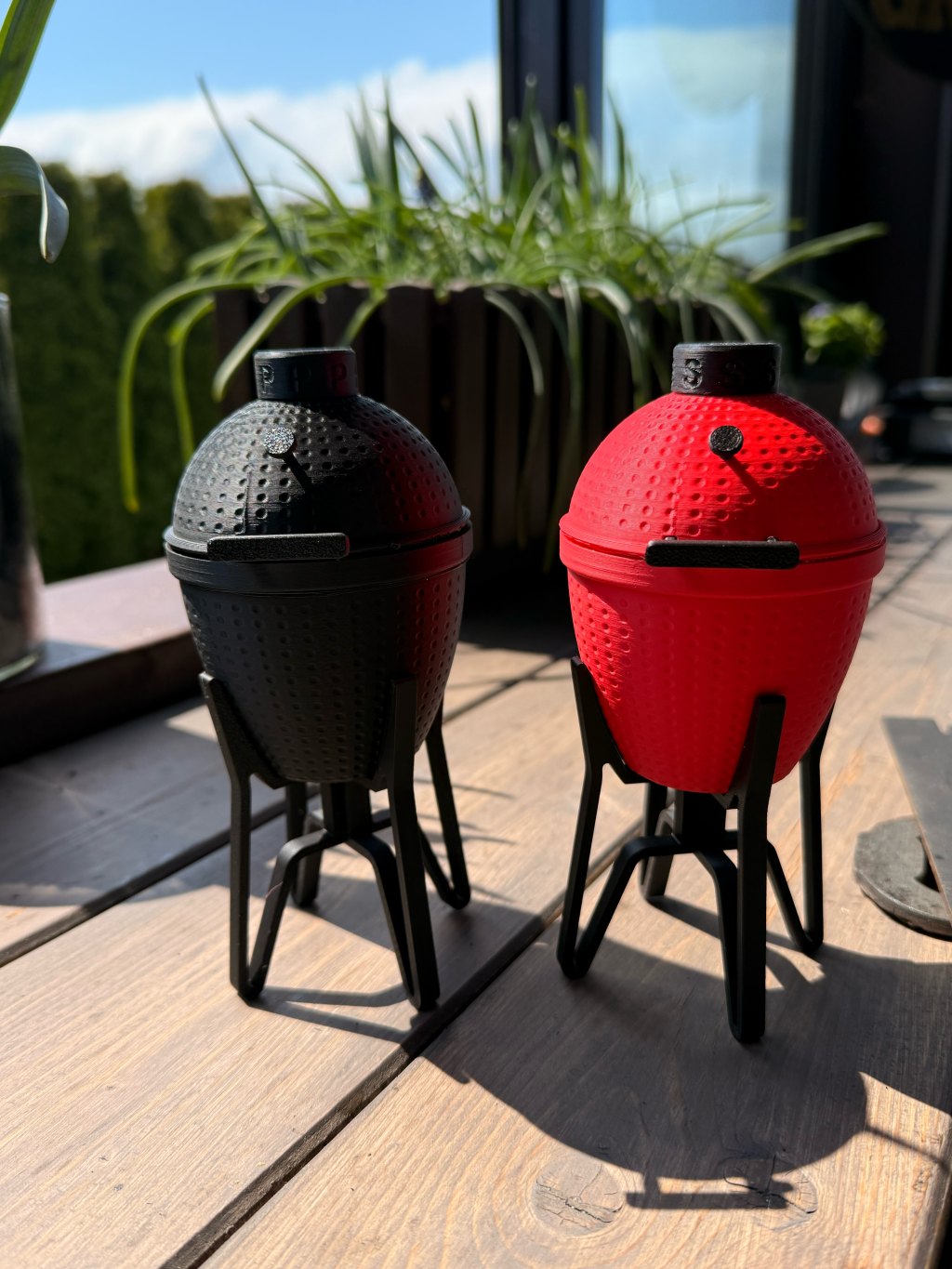Kamado stiliaus druskinė ir pipirinė 1 Kamado stiliaus druskinė ir pipirinė